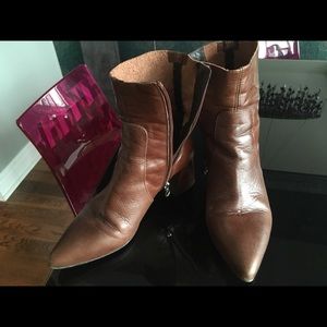 Luxurious Soft Leather L’Intervalle Boots!